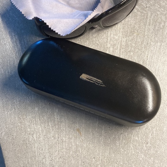 Fendi Sunglasses - Picture 9 of 11